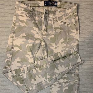 Hollister camouflage jeans